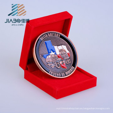 Moneda militar de encargo del metal de la espada del esmalte del logotipo 70m m para el regalo del recuerdo